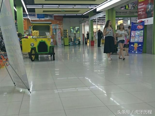 摩旅，骑行摩托车走了53天，人生第一次出国，这个国家离中国很近