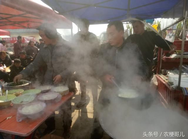 初一数八九万人次涌进这个村赶庙会 庙会必吃小吃你吃过几样