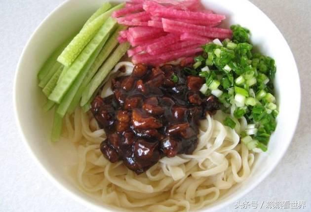 假如你饿了五天，面前放了这几碗面，只能选一碗充饥，你会选哪碗