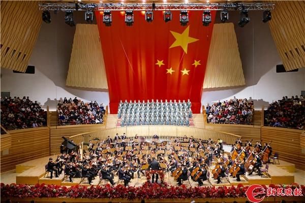 红色经典点燃爱国热情 激昂歌声中迎来新中国