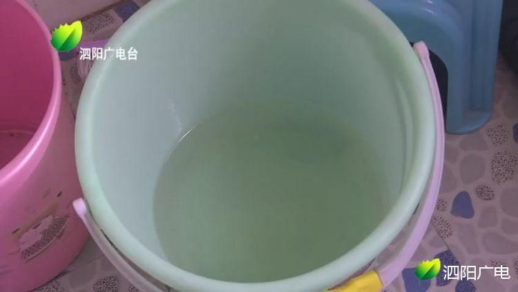 朗润国际花园：多家卫生间屋顶漏水