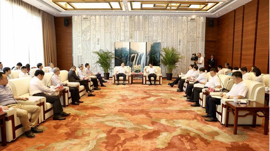 此外,国泰君安资产管理公司董事长朱永宁,龙大肉食董事长纪鹏斌,广东