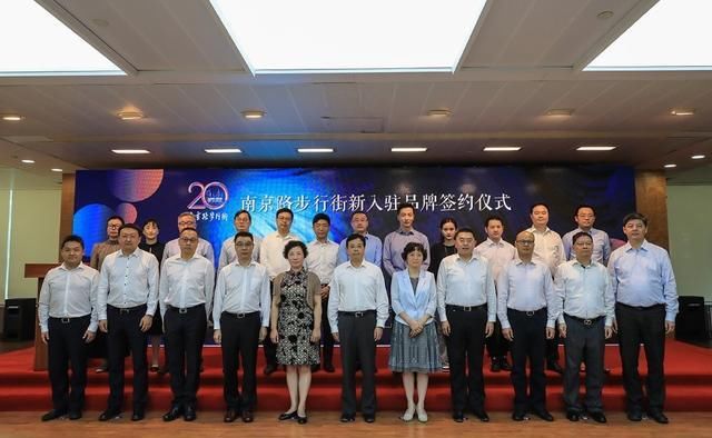 南京路新世界开业