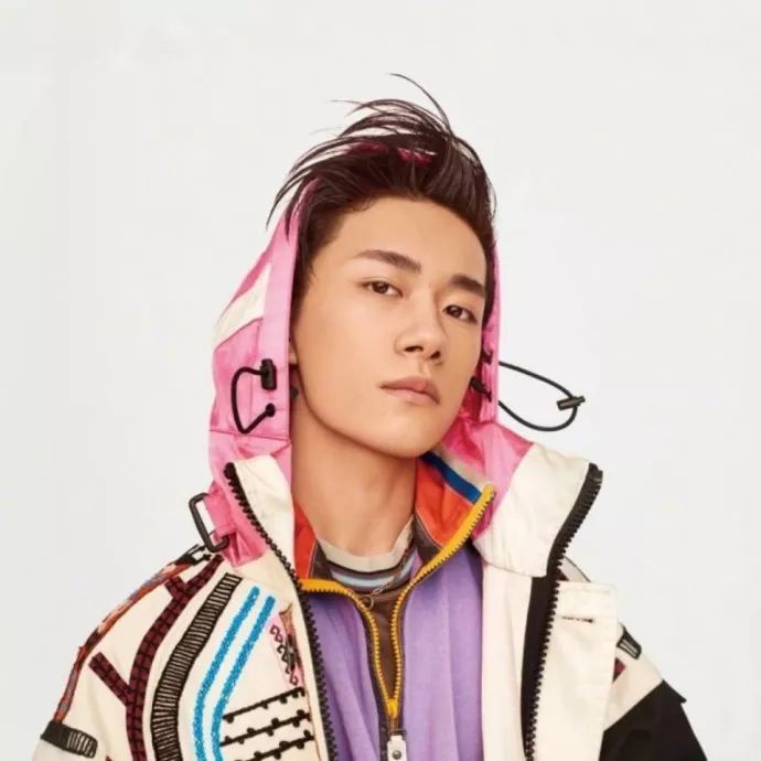 娱闻|《热血街舞团》今晚开播!王俊凯 新生十条