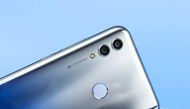 比华为Mate20系列更值得买!荣耀10青春版发布