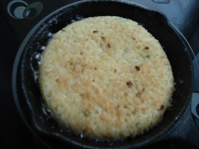 老婆1碗米饭甩进3个鸡蛋,简单一做,营养美味,几