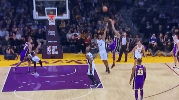 输球输人?阿德疑故意垫脚 造成英格拉姆崴脚后