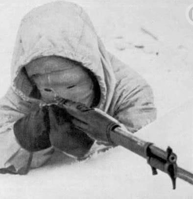 世界上最厉害的狙击手,从不用瞄准镜,被称为白