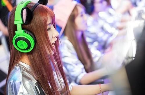 ChinaJoy还记得LOL女子战队小龙女吗?队内中