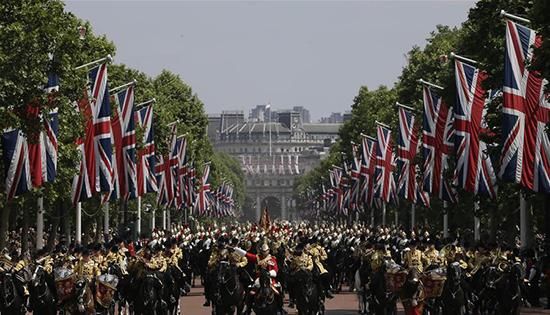 英女王生日派对举国欢庆 欧洲王室庆生哪家“壕”