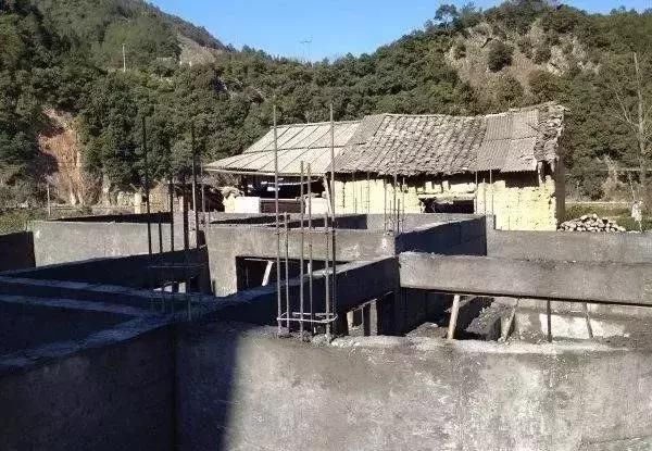 建房：28万建高颜值农村别墅，秒杀商品房，建好后老父亲很骄傲！