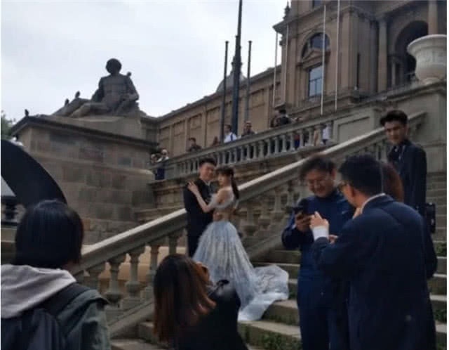 杜海涛自曝今年和沈梦辰结婚,邀请乐华七子组