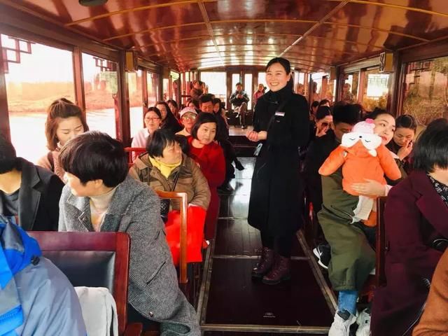 景区接待团队游客有哪些服务技巧?