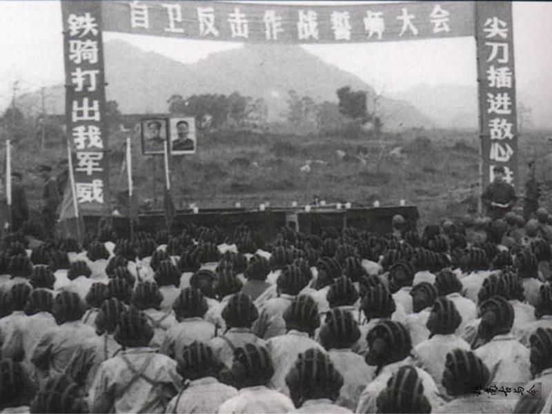 1979年对越反击战，越南女兵长相甜美能歌善舞积极参战