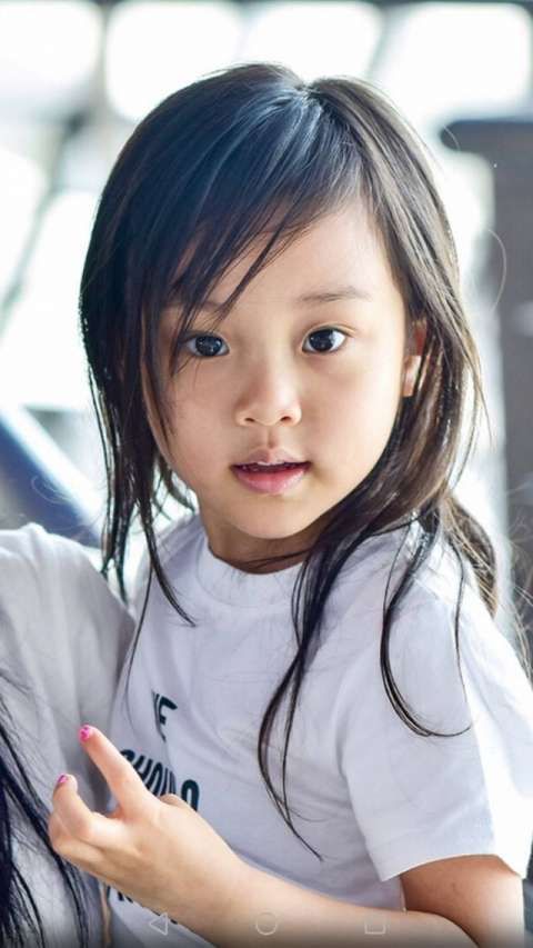 贾乃亮的女儿甜馨随着年龄的增长也越来越漂亮