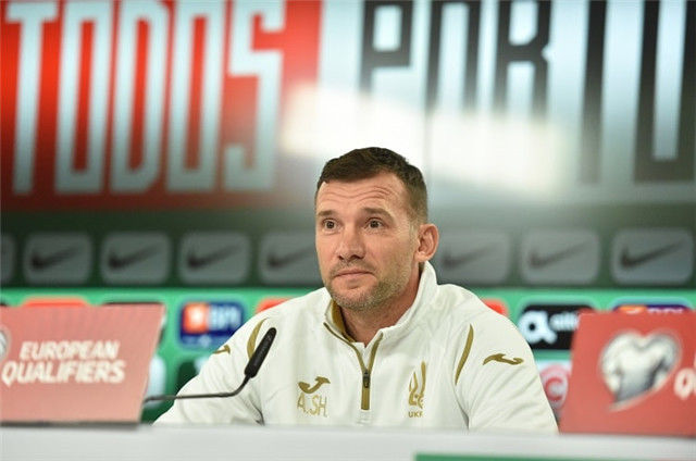 欧洲杯:葡萄牙VS乌克兰,C罗再现国家队大名单