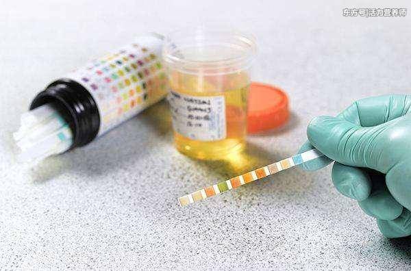 医生:肾功能下降会出现4种症状,一个都不能大