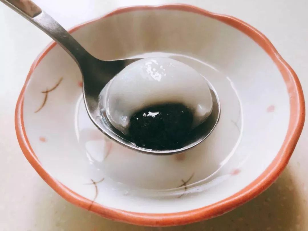 还争甜咸？我们狂吃十几包汤圆，榴莲抹茶玫瑰花……