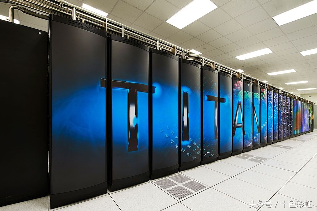 美国最强超级计算机问世 全面超越中国神威,中