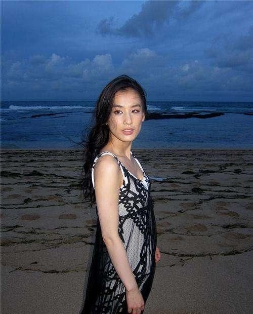 黄圣依、董璇罕见同框，一个是贵妇一个是单身妈妈，谁的状态更好