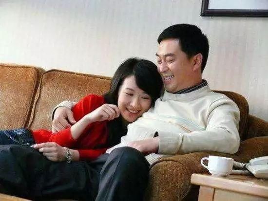 张嘉译原配妻子是谁,张嘉译原配妻子是谁扮演的