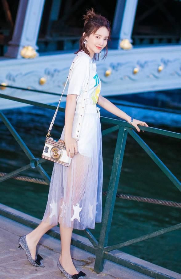 跳舞出身的金晨，意外做演员演技被吐槽，如今乘风破浪终有成