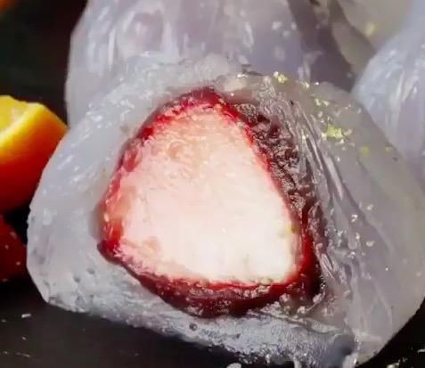 草莓大福好！这道少女心炸裂的草莓果冻包你舍得吃么？