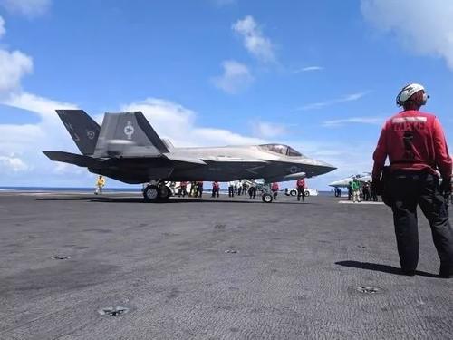 美军大黄蜂战机全部退役 专家:隐身战机将陆续