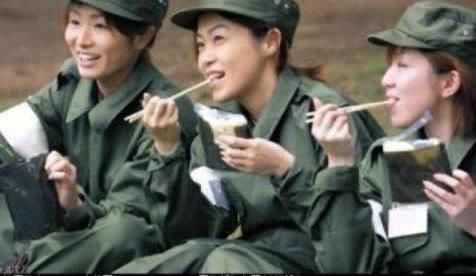 日本自卫队女兵已经成为日本年轻女性的新宠,人数超过十分之一!
