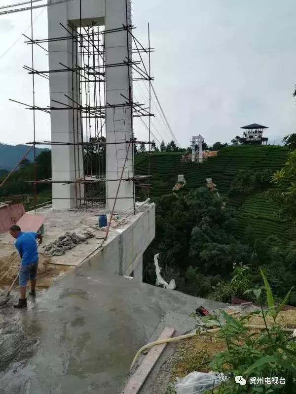 贺州首座6D玻璃天桥预计9月初上线,快戳开了