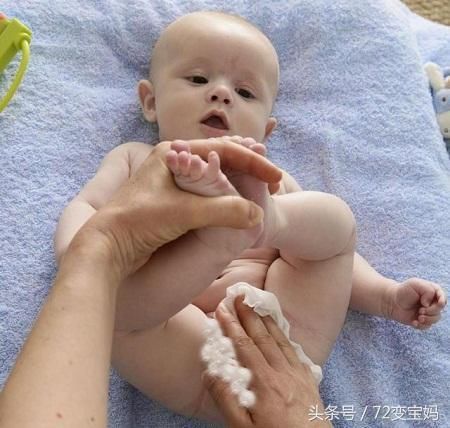 女宝宝的屁屁为什么总有一股尿骚味?宝妈说,这