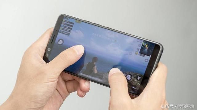 角落里的透明后盖智能旗舰