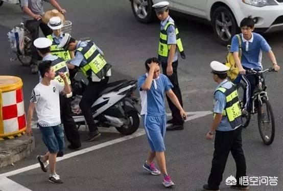 有驾驶证可以开四轮电动车上路吗?