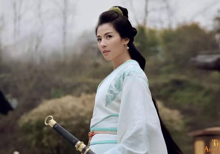 《天龙八部》 刘涛饰演的阿朱,是天龙八部里最悲情的女人,死在最心爱