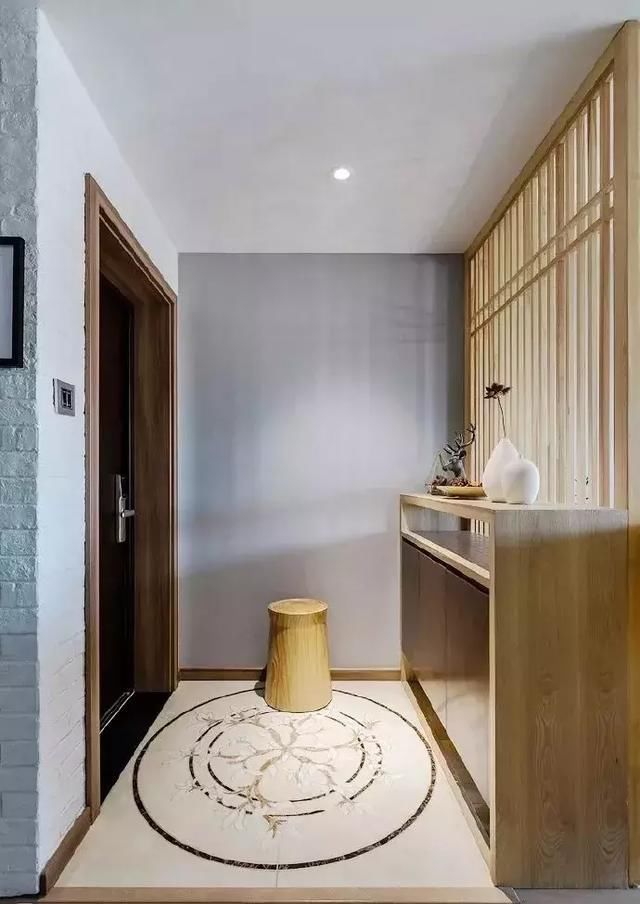 入户玄关地面玻璃隔断 t013e4e7d8b92de0bf0.jpg