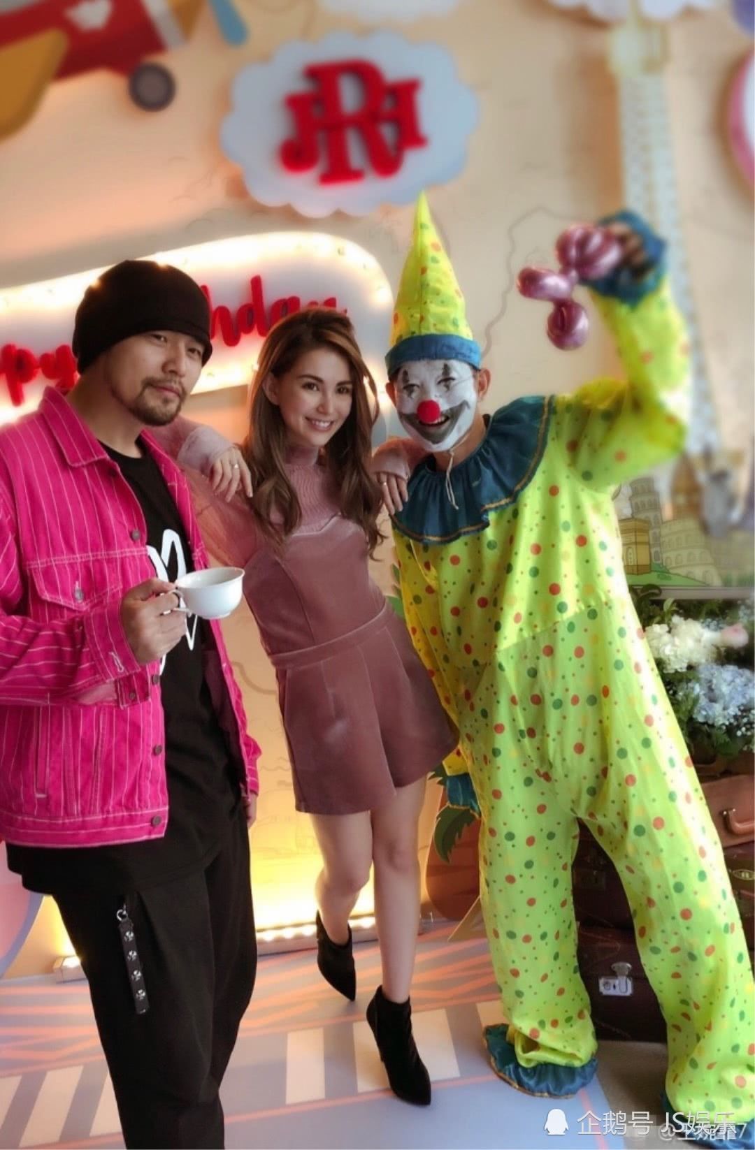 周杰伦儿子庆生照曝光,昆凌与老公恩爱同框,小