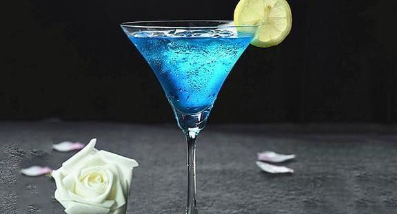 喝白酒喝很多水