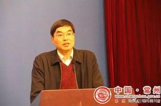 茅台酒倒在下水道