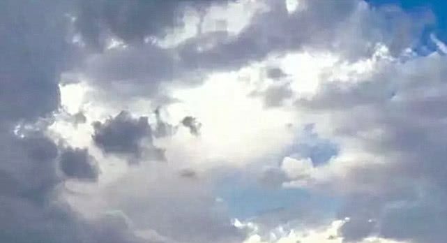 “纯净+天空”套图走水:反倒是那些过分热情的人让我感到害怕 百万发登陆地址
