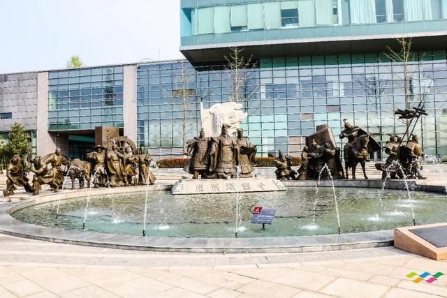 春满中国 醉西安｜春游好去处：在临潼度假区芷阳广场听见花开的