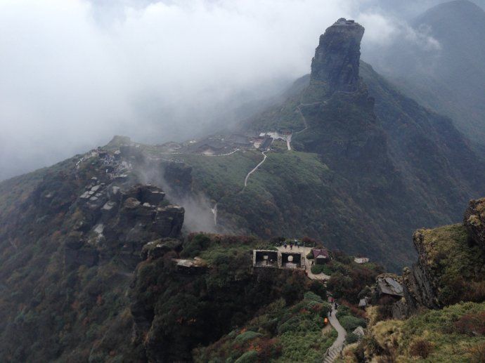 实拍:地球上建的最险要的房屋，这里被称作是“天下众名山之宗”