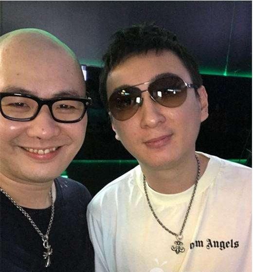 刘杀鸡直播时放出豪言:月薪一万以下别给我送