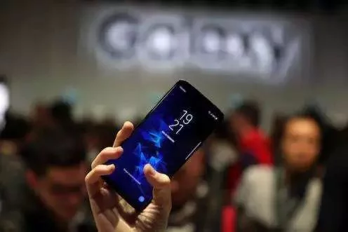 三星Galaxy S10實現(xiàn)屏下指紋解鎖功能
