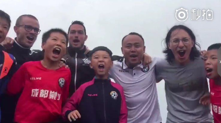 足球挂画好看吗男生的,足球挂画好看吗男生的图片