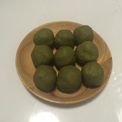 茶香果仁桃山月饼