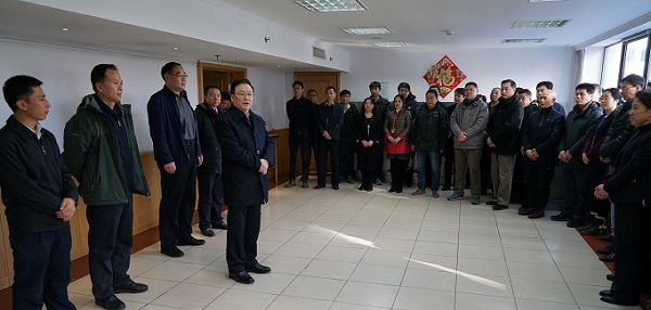 徐福顺慰问委机关两地办公区后勤服务保障一线人员和武警官兵