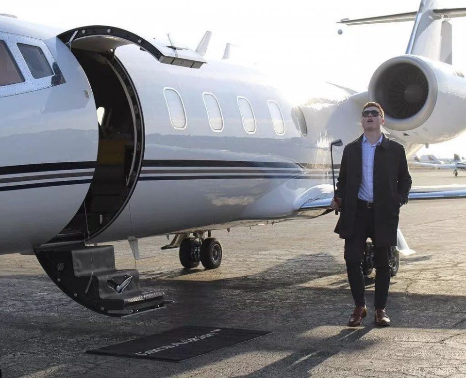 世界上最贵的甜品竟然是一个飞机餐!摇摇头,吃