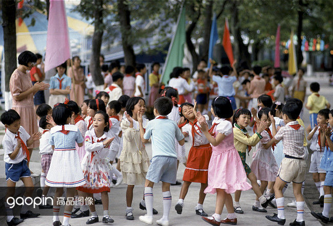 从黑白到彩色，100年来的中国儿童照片