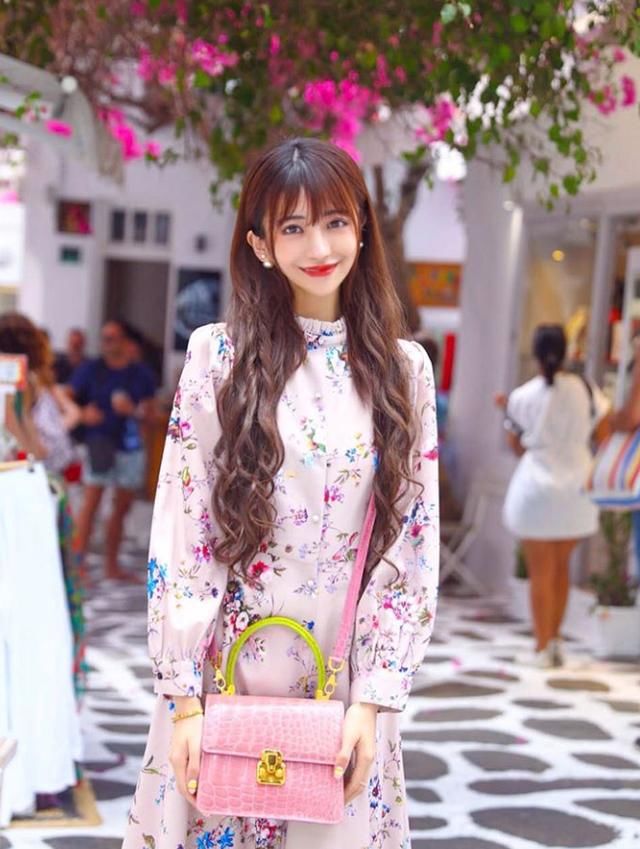 日本第一女公关爱泽绘美里隐退，不菲身价曝光年收入超两亿
