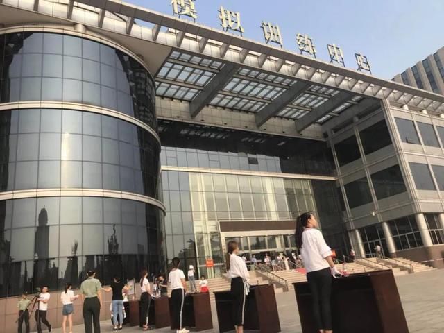 2019军队文职人员招考报名开始,工资待遇好过